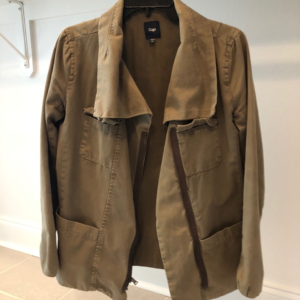 Utility jacket, more feminine than sturdy